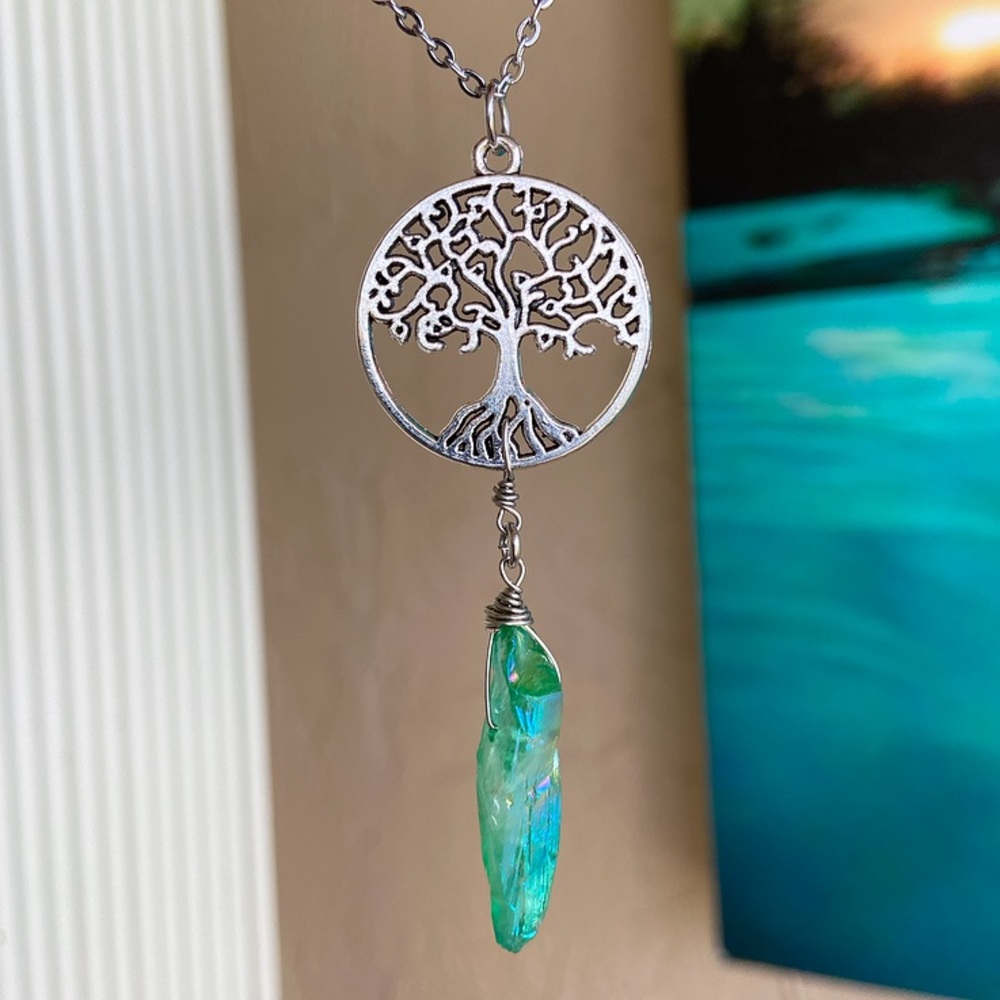 π΄Tree of life green aura crystal boho necklace - Picture 3 of 8
